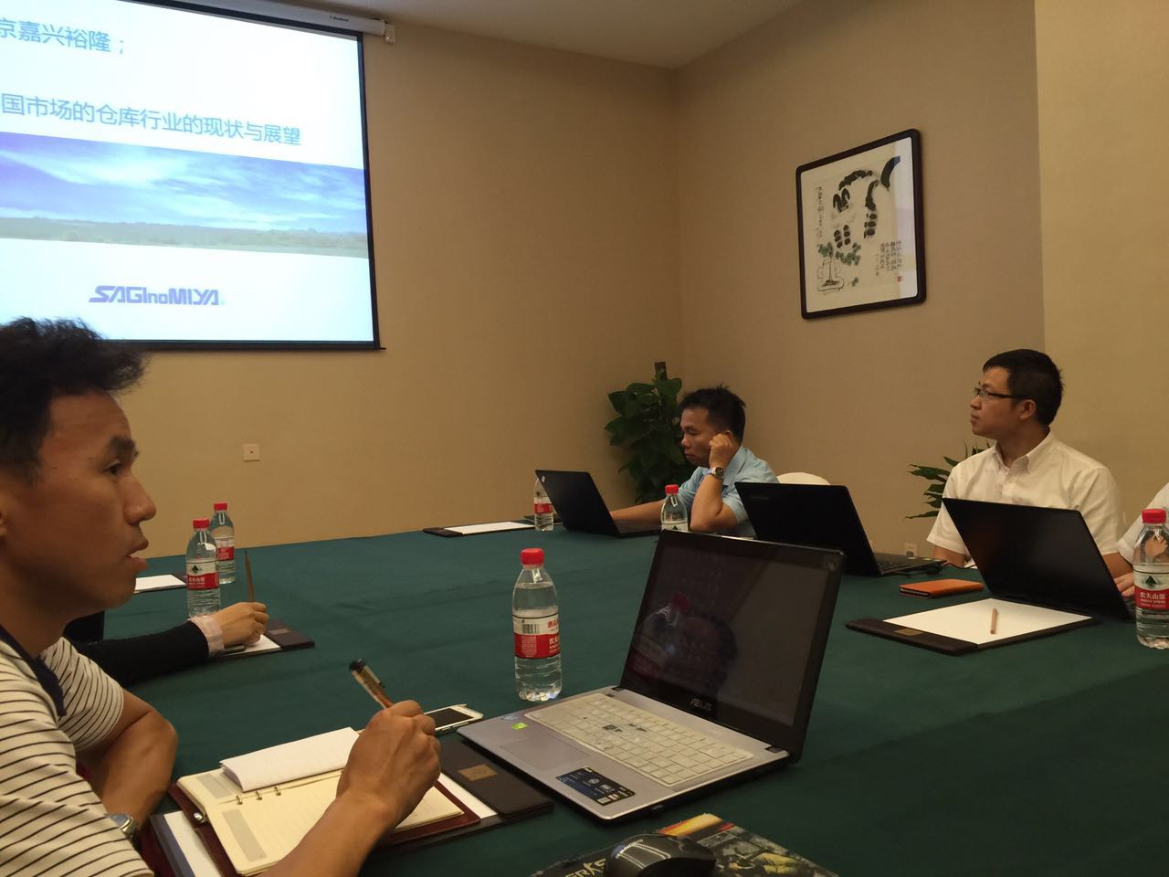 我司與四位代表進行技術交流與學習 我司與四位代表進行技術交流與學習